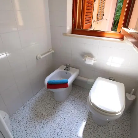 Nyaraló Cozy Farmhouse In Hills; With Rustic Charm Near Adriatic Sea